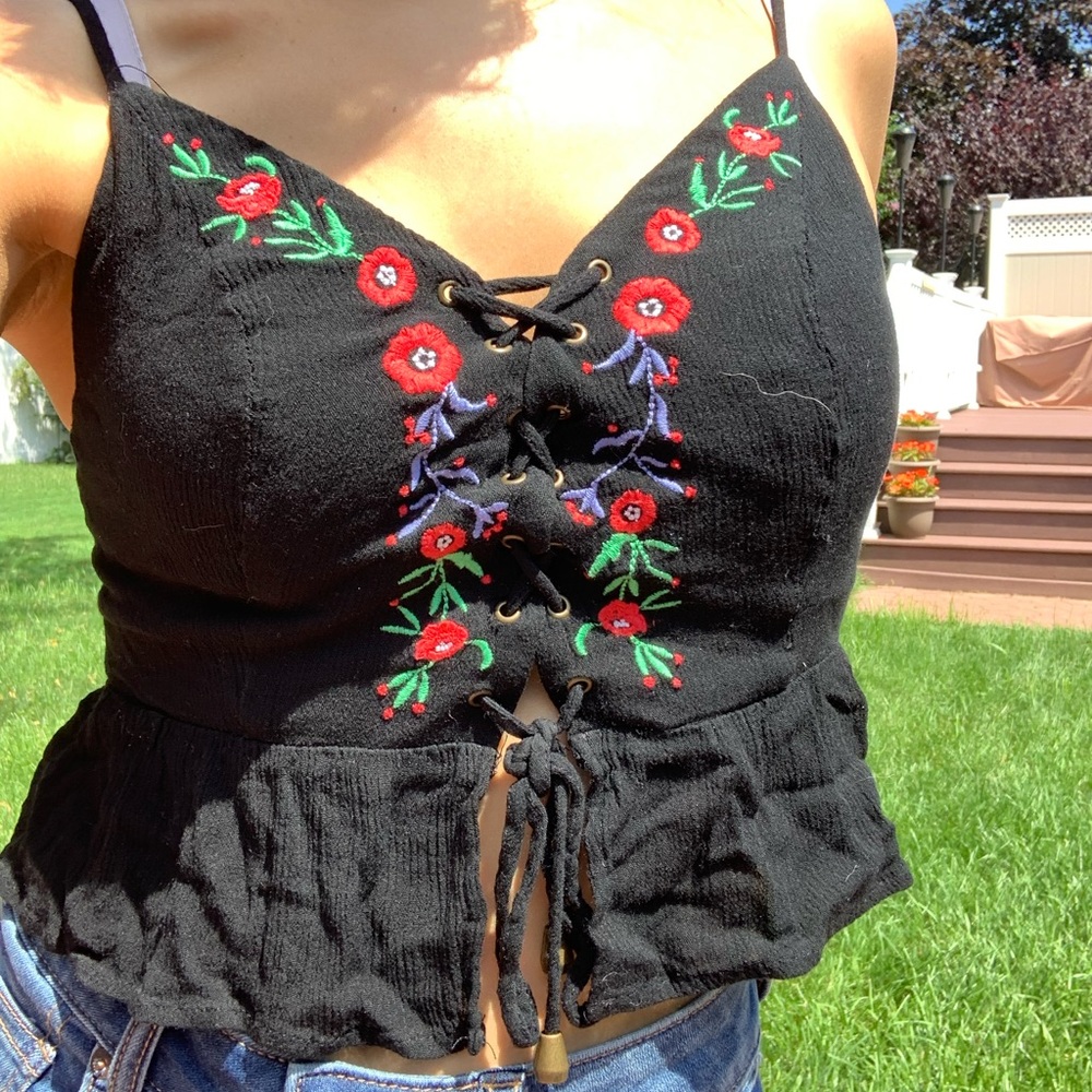 Lace-up Tie front Embroidered Crop top